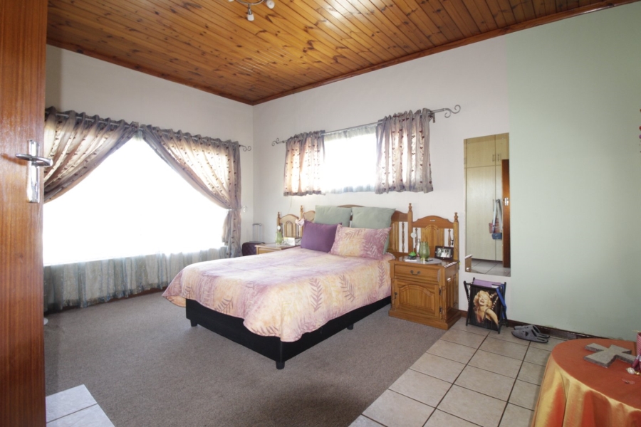 4 Bedroom Property for Sale in C Place Eastern Cape